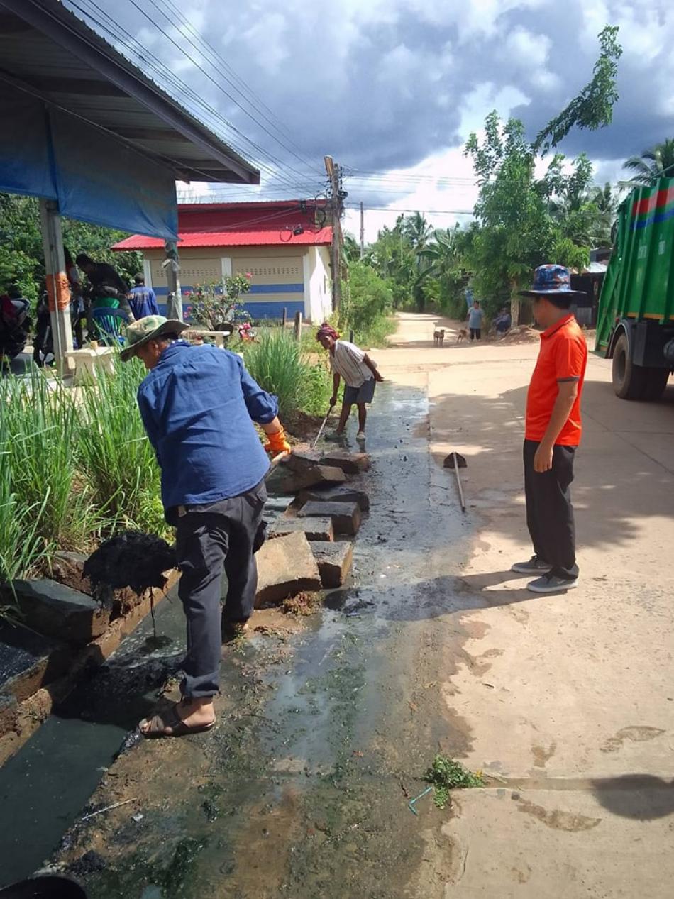 วันที่ 28 สิงหาคม 2567 เวลา 13.00 น.        เจ้าหน้าที่กองสาธารณสุขและสิ่งแวดล้อม ร่วมกับกองช่าง งานป้องกันฯ ดำเนินการขุดลอกคลอง ณ บ้านน้ำยืน หมู่ 6 ต.โซง อำเภอน้ำยืน จังหวัดอุบลราชธานี